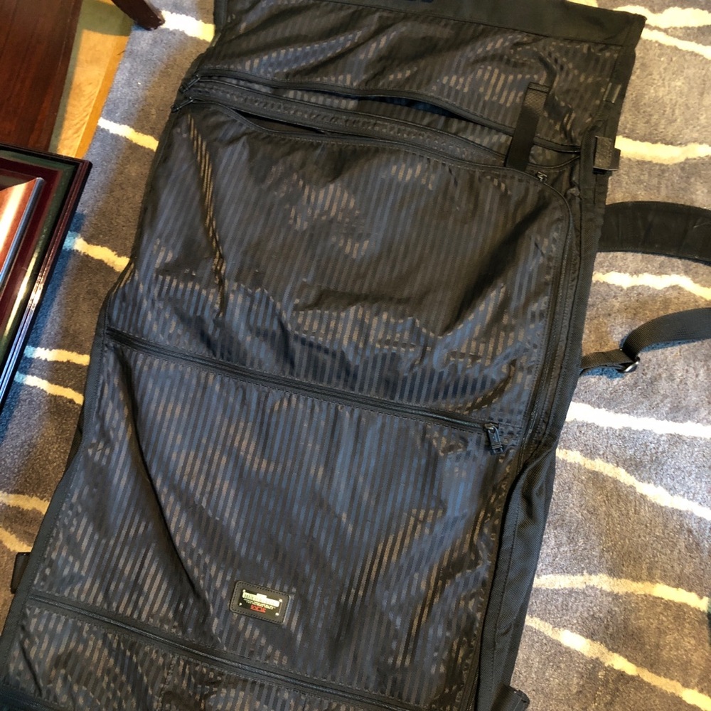 Tumi Garment bag. near new condition.